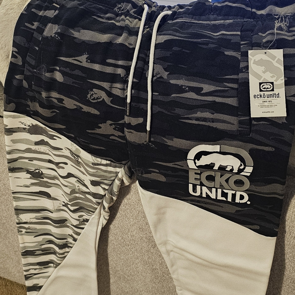Ecko Unltd camo Sweatpants Sz L